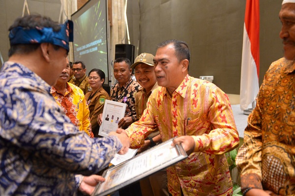 LUAR BIASA! LPM Umban Sari Pekanbaru Jadi LPM Kelurahan Terbaik Se-Riau