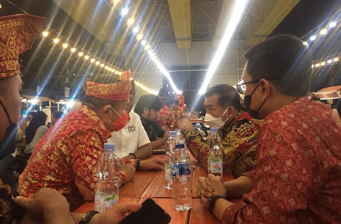 Hingga Tengah Malam, Wali Kota Pekanbaru Pantau Pasar Kuliner LPM,Begini Ungkapan Bahagianya...